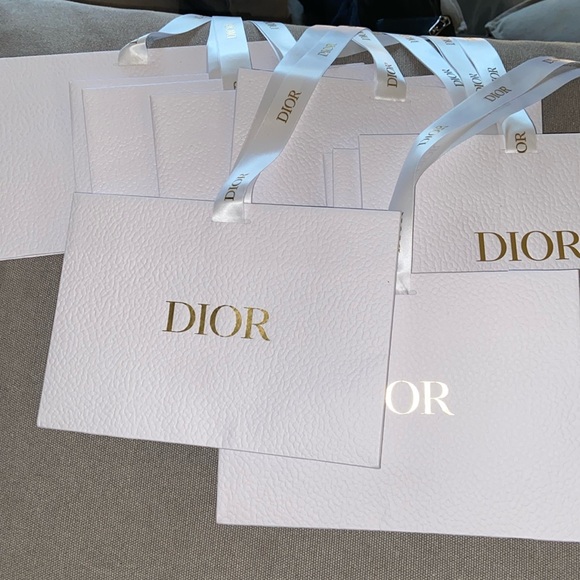 DIOR GIFTING CLUTCH (white w/ribbon) Size 8 x 5.5 x 3 (***ALL NEW***) - Picture 4 of 11